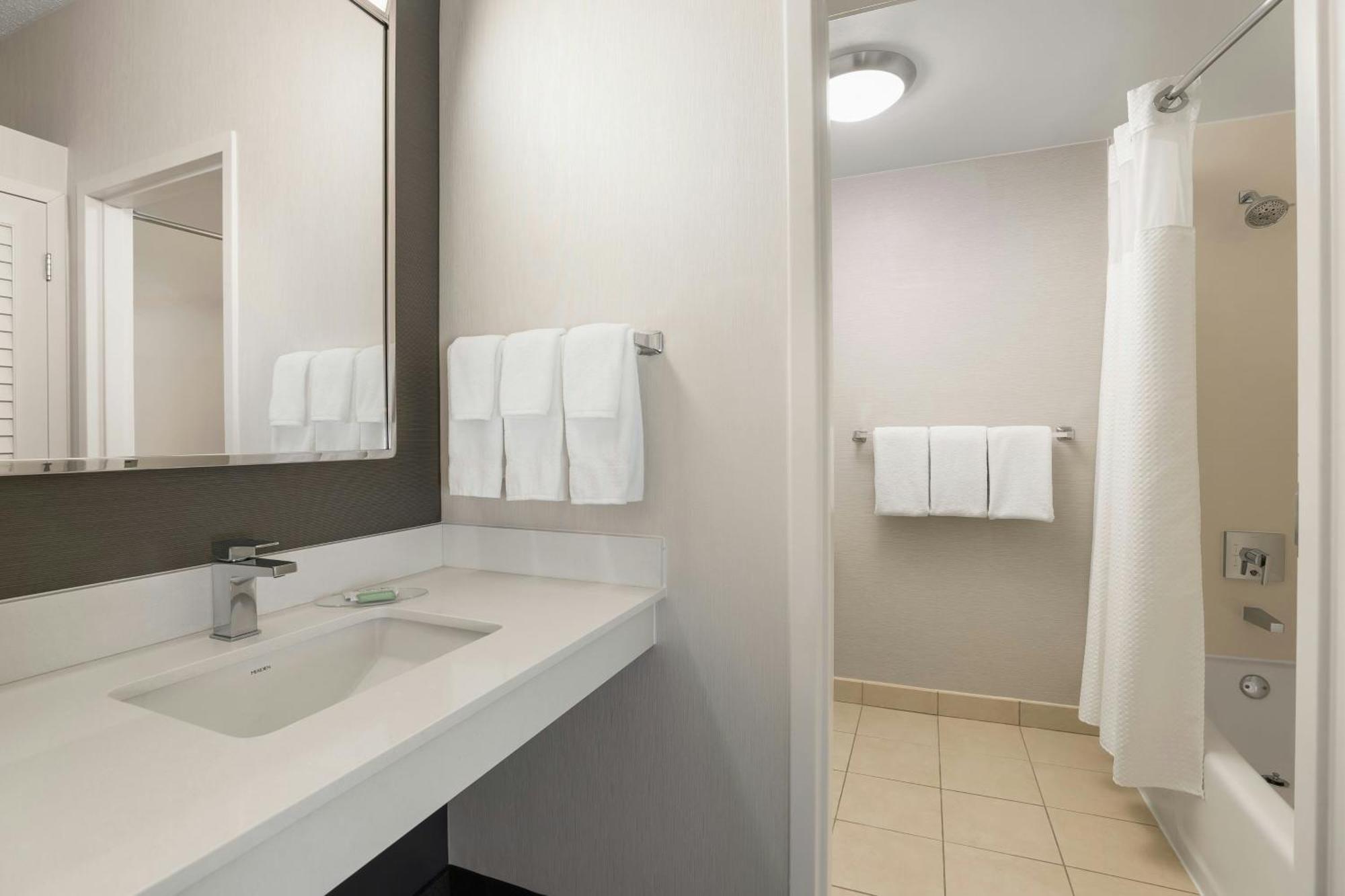 Courtyard By Marriott Minneapolis-St. Paul Airport Mendota Heights Esterno foto