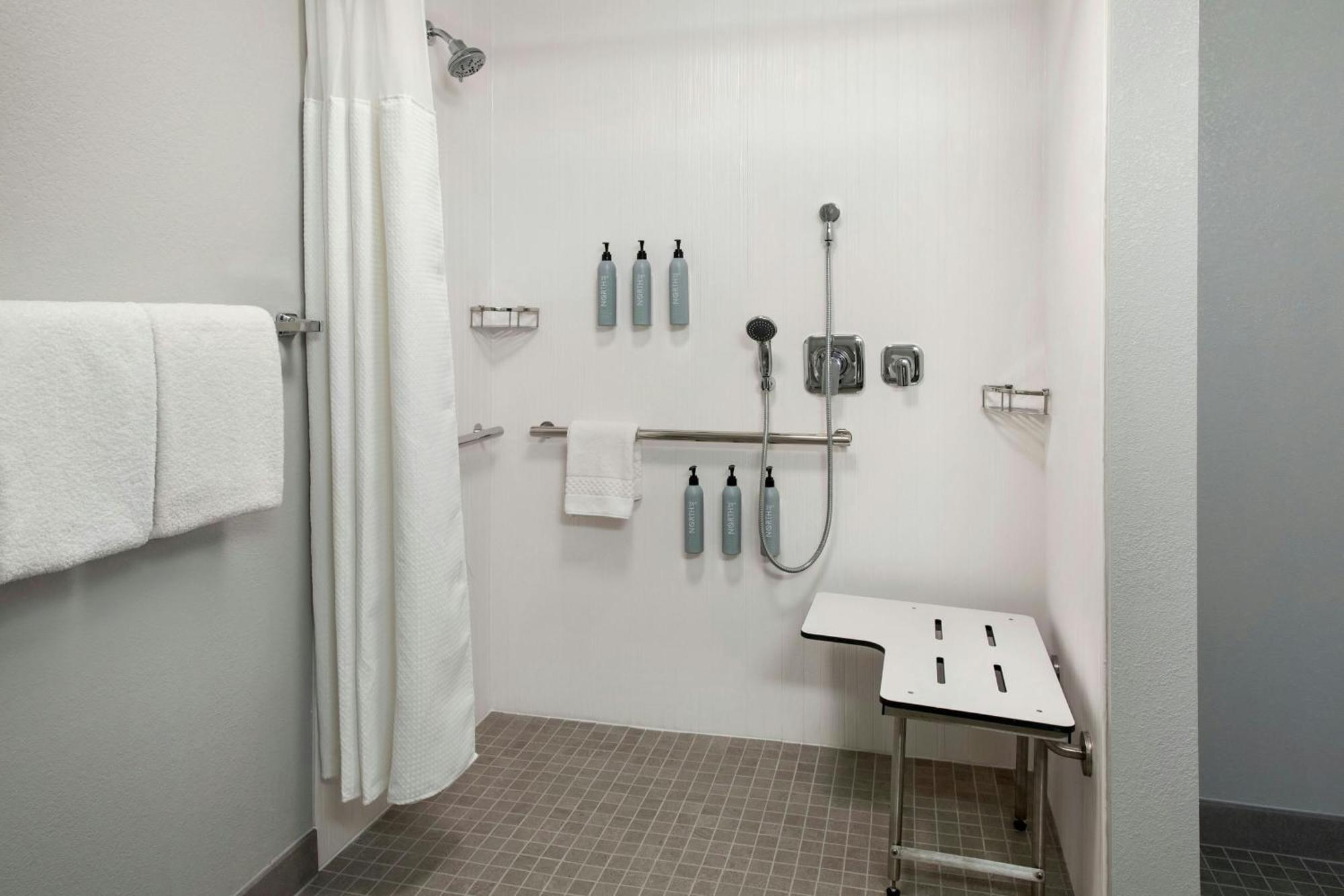 Courtyard By Marriott Minneapolis-St. Paul Airport Mendota Heights Esterno foto
